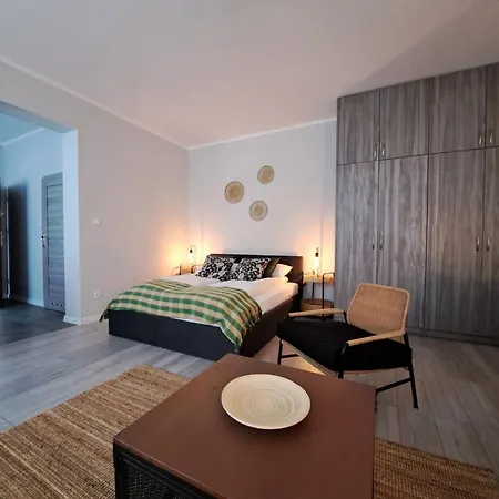 アパート Sleepway Apartment- Strzalowa *